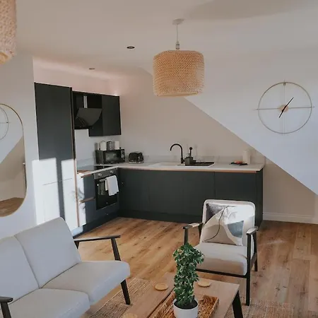 Spacious Second Floor Apartment, Fourth Avenue York Exterior photo