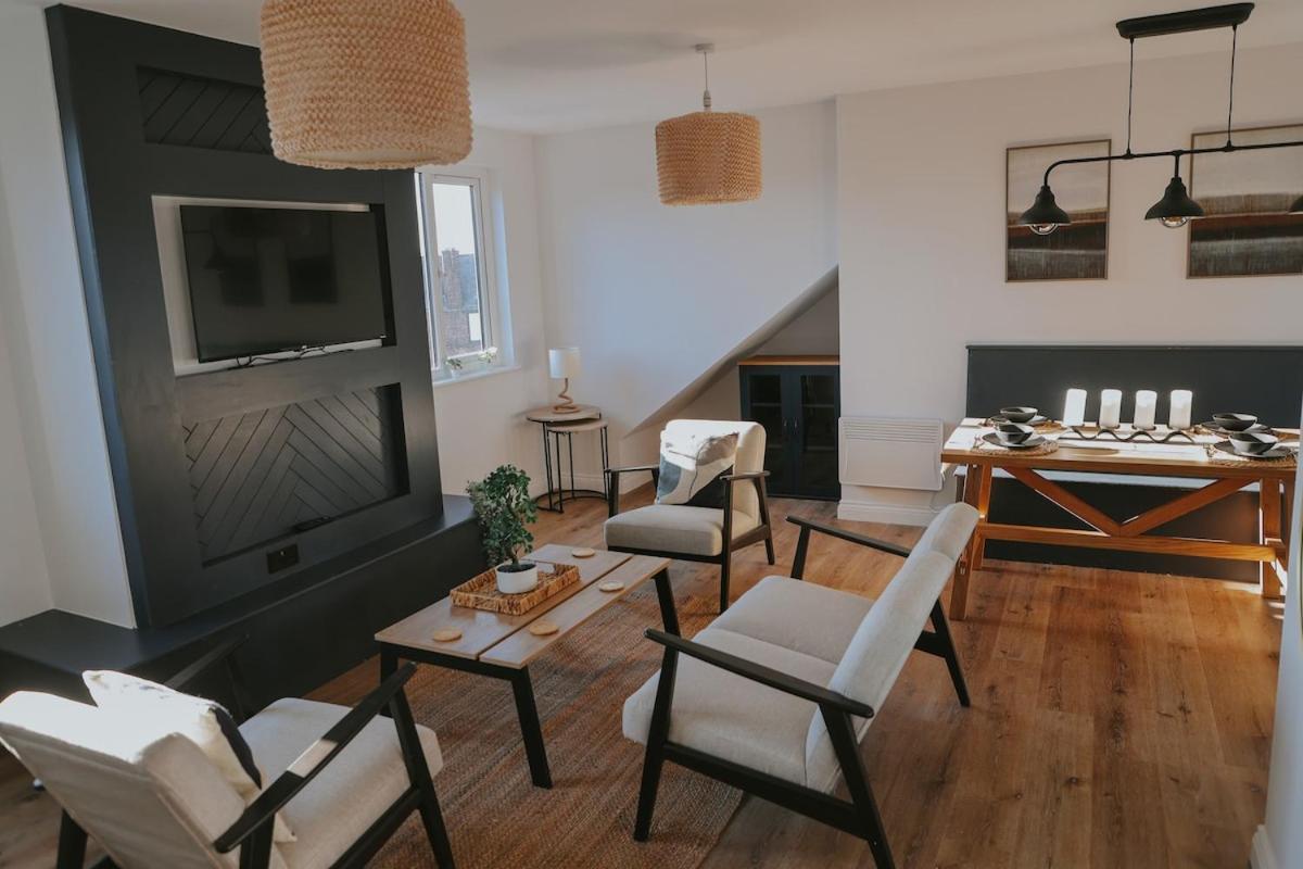 Апартаменты Spacious Second Floor Apartment, Fourth Avenue Йорк